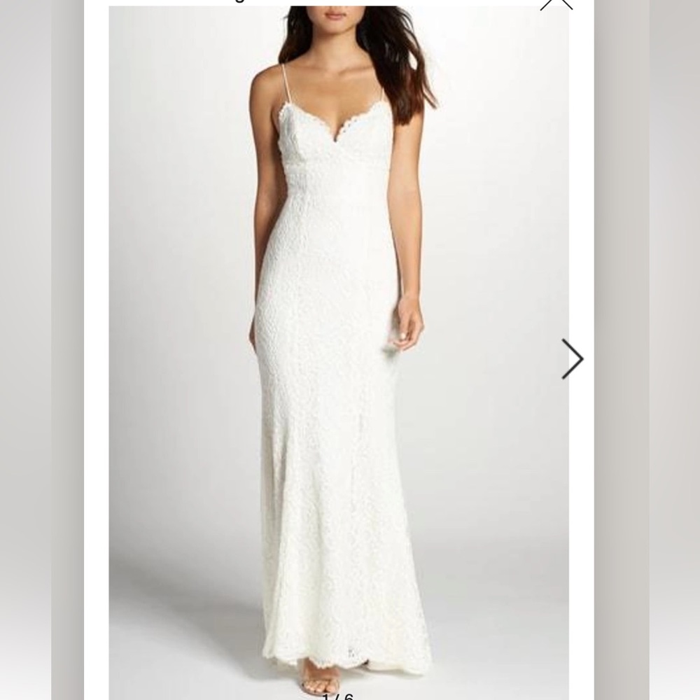 FAME & PARTNERS Sirene Scalloped Laced Ivory Gown 8